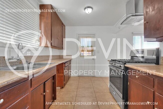 Building Photo - 15044 Redondo Dr