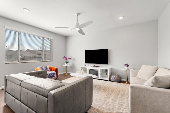 Building Photo - 2136 Wiltshire Dr