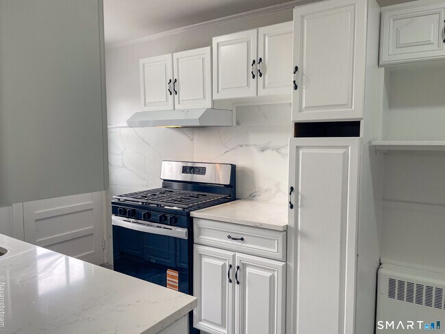 Building Photo - 6 Revere Dr