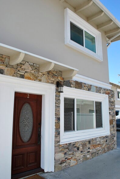 Building Photo - 2203 Voorhees Ave