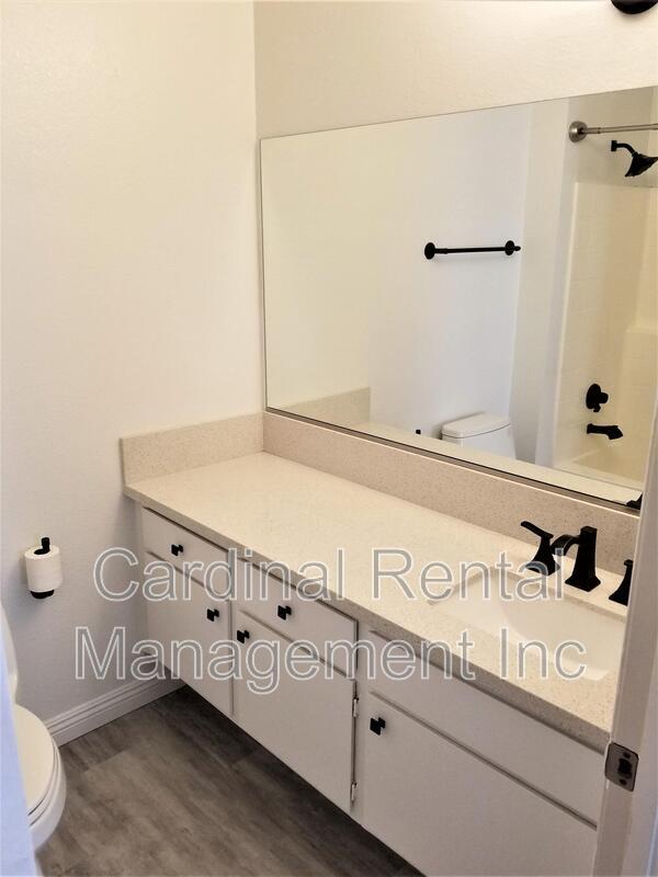 Building Photo - 156 S Oak Knoll Ave