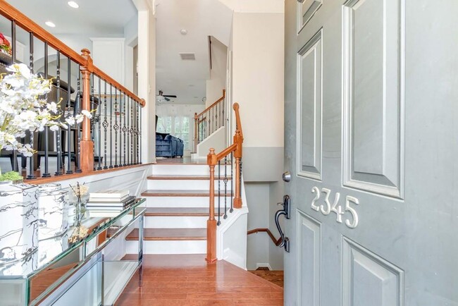 Building Photo - 2345 Limehurst Dr