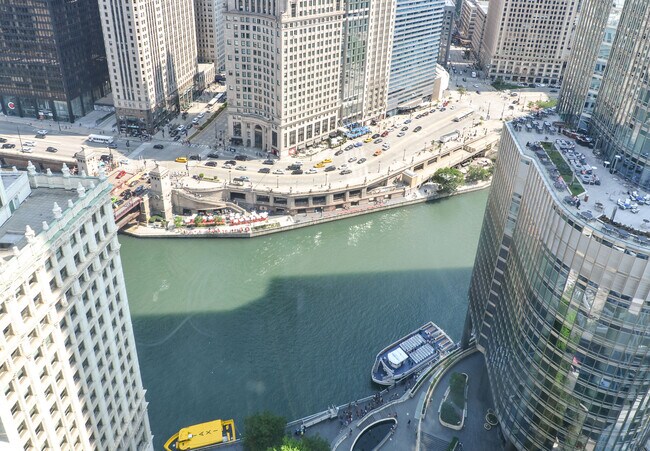 Building Photo - 405 N Wabash Ave