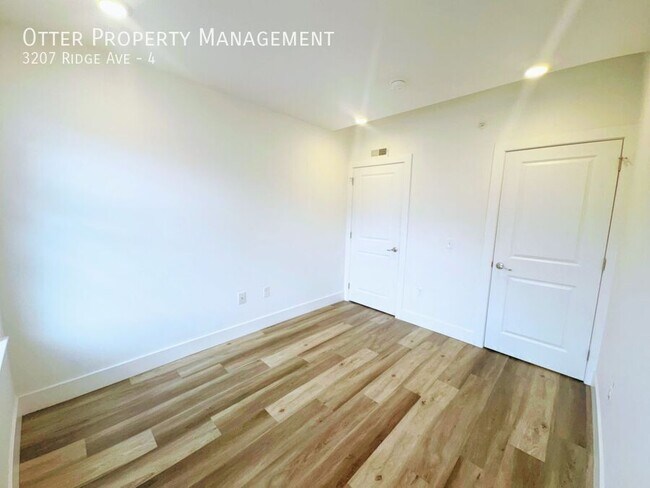 Building Photo - 3207 Ridge Ave