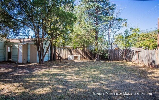 Building Photo - 2404 27th St