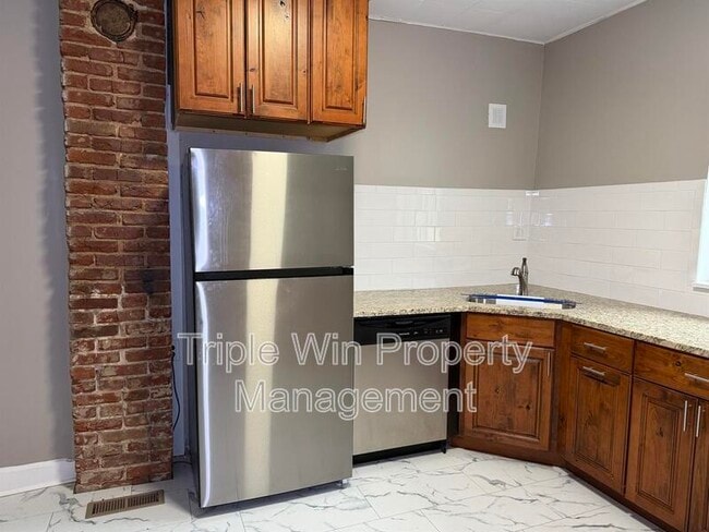 Building Photo - 307 State Hwy 47