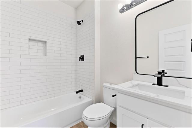 Building Photo - 3002 Rochester St