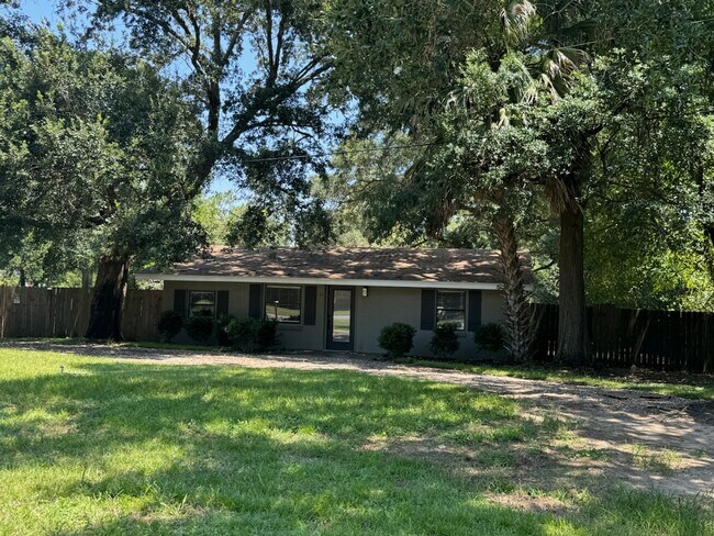 Primary Photo - 12 Concordia Blvd