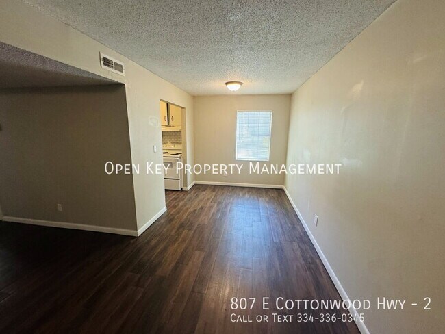 Building Photo - 807 E Cottonwood Rd