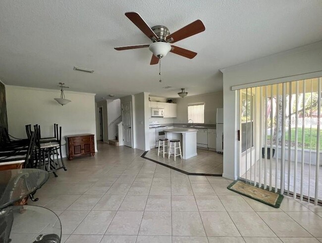 Building Photo - 2884 Club Cortile Cir