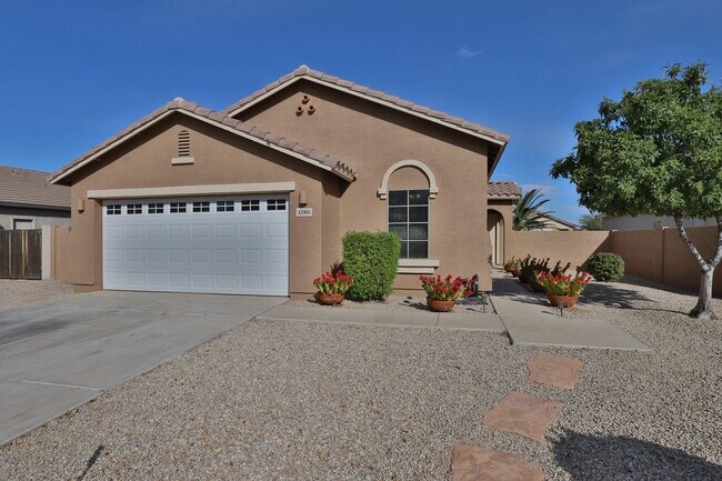 Building Photo - 3 bedroom 2 bath home with a den in san tan valley!