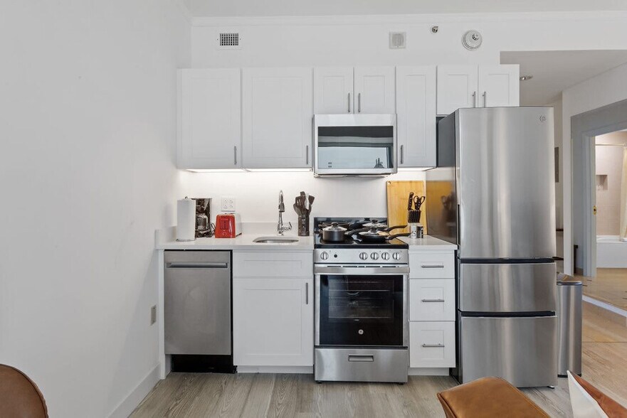 Building Photo - 810 Pacific Ave