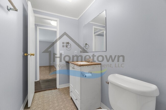 Building Photo - 3 Bedroom 2 Bathroom Home with Off-Street ...