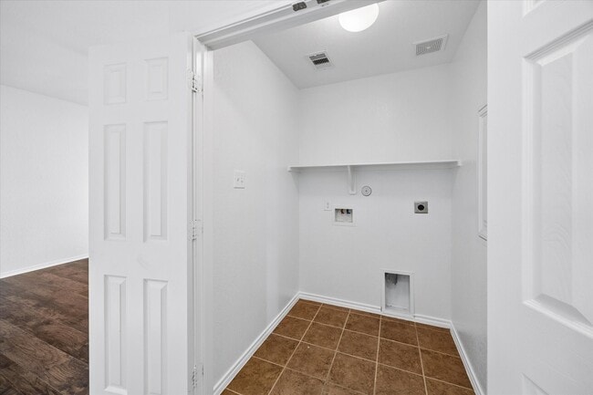 Building Photo - 9110 River Dale Canyon Ln