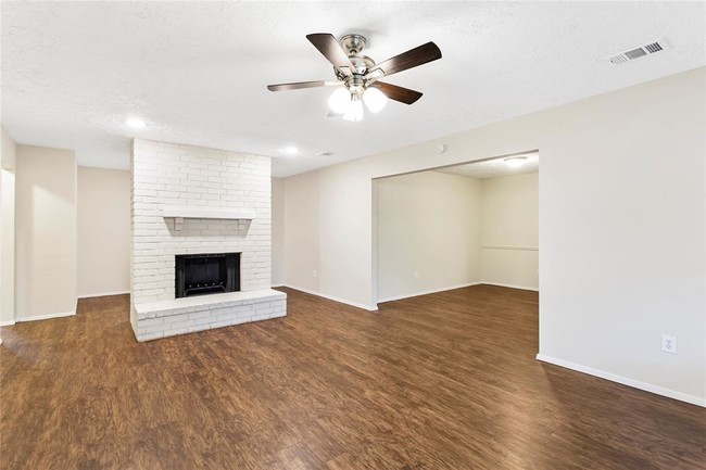 Building Photo - 2323 Grindstone Ln