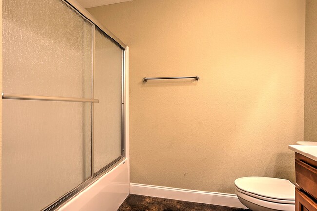 Building Photo - 16 Sutter Pl