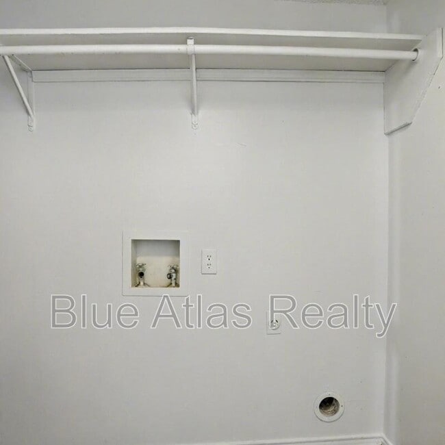 Building Photo - 205 Pate Orr Rd N