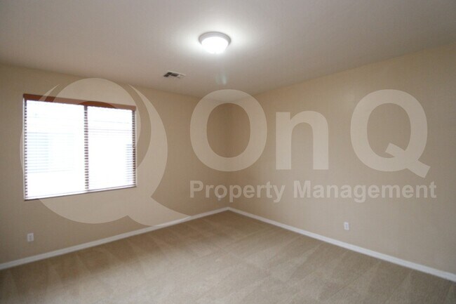Building Photo - 3951 E Ravenswood Dr