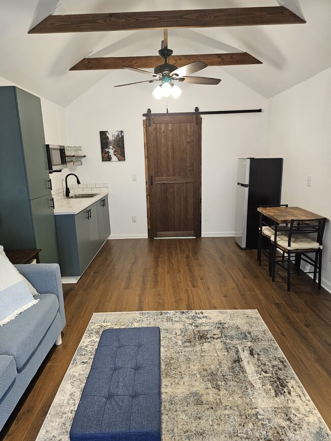 Building Photo - 1310 18th St NE