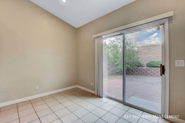 Building Photo - 2294 Tedesca Dr