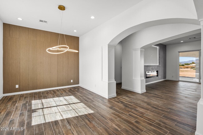 Building Photo - 22926 W La Mirada Dr