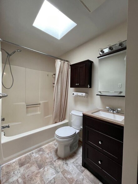 Building Photo - 7123 Dijohn Ct Dr