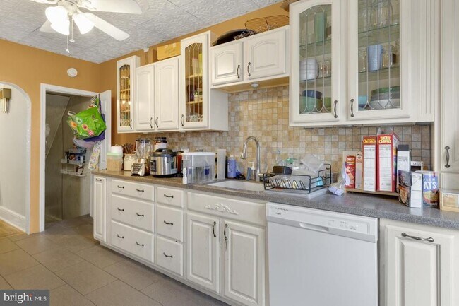 Building Photo - 2446 Memphis St