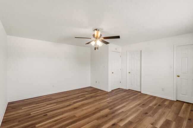Building Photo - 3505-3507 La Mesa Dr.