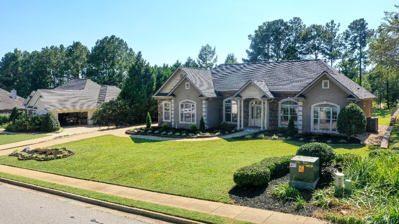 Building Photo - 2025 Keystone Dr