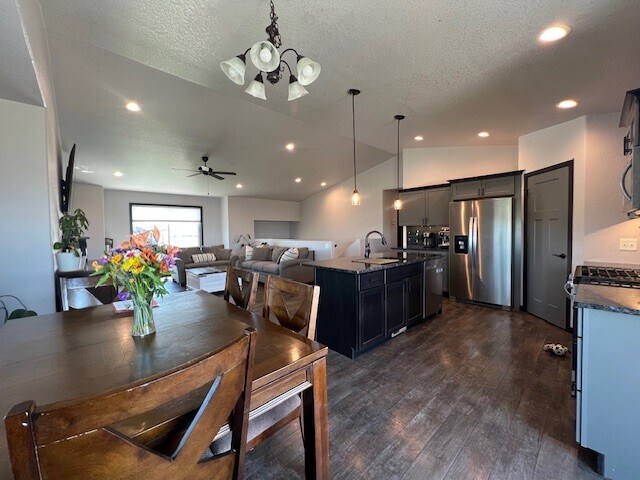 Building Photo - 558 Bull Run Dr
