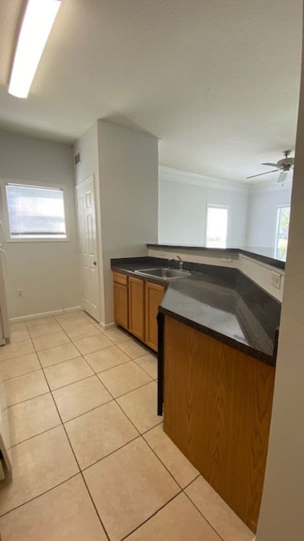 Building Photo - Beautiful Condo Fully Remodeled!! A Must See To Appreciate!!