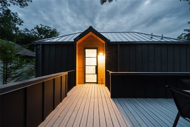 Building Photo - 1103 Cherico St