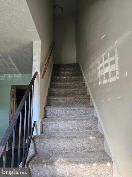 Building Photo - 726 Olde Greenwich Cir