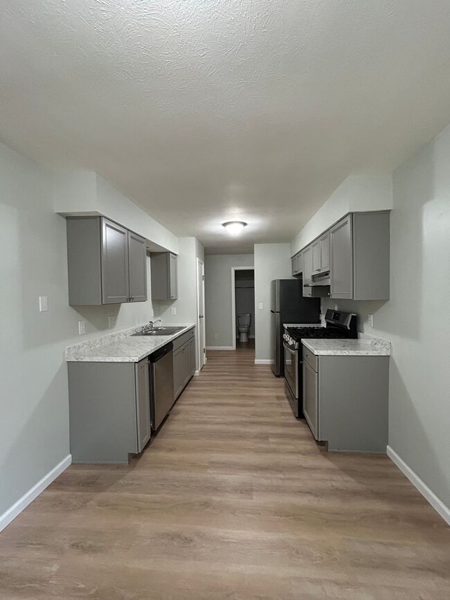 Building Photo - 926/928 Sprucewood Ln