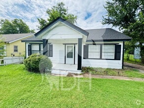 Building Photo - "Charming 2-Bedroom Retreat on Northwest L...