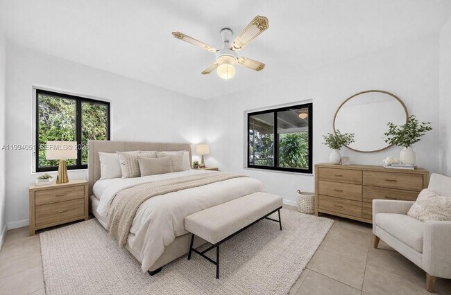 Building Photo - 3255 SW 60th Ave