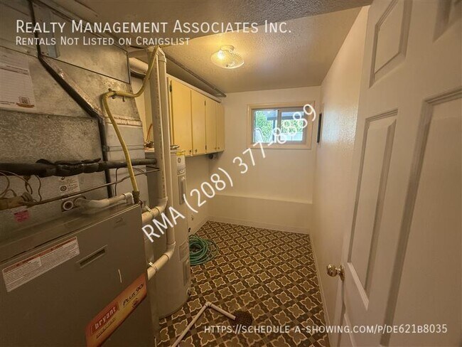 Building Photo - 3540 S Summerset Way