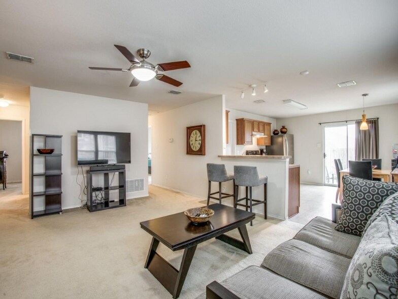 Building Photo - 1618 Duet Dr