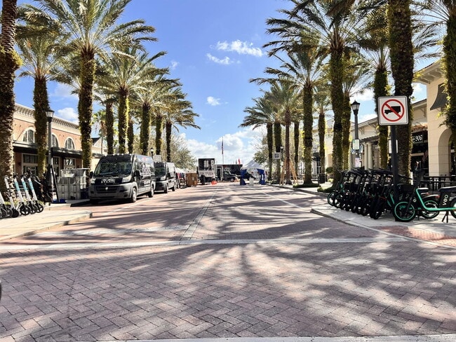 Building Photo - 1519 Lake Baldwin Ln