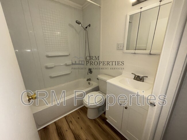 Building Photo - 811 Miami Blvd