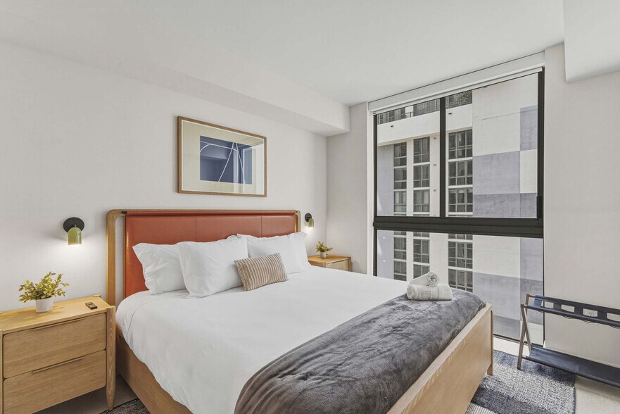 Building Photo - 11 NE 6th St