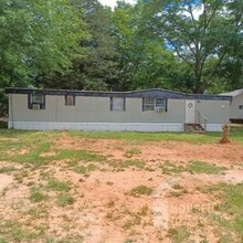 Building Photo - 110 Community Rd
