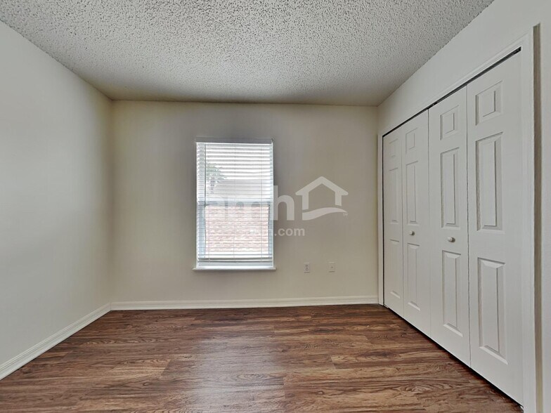 Building Photo - 10619 Opus Dr