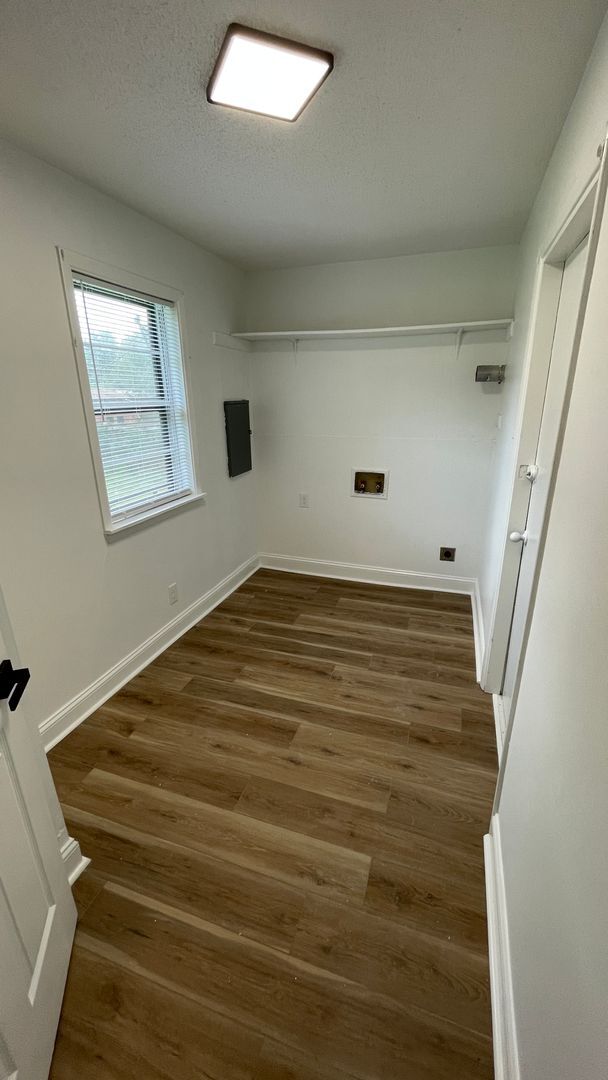 Building Photo - 3 Bedroom • 2 Bath • $1,450/mo