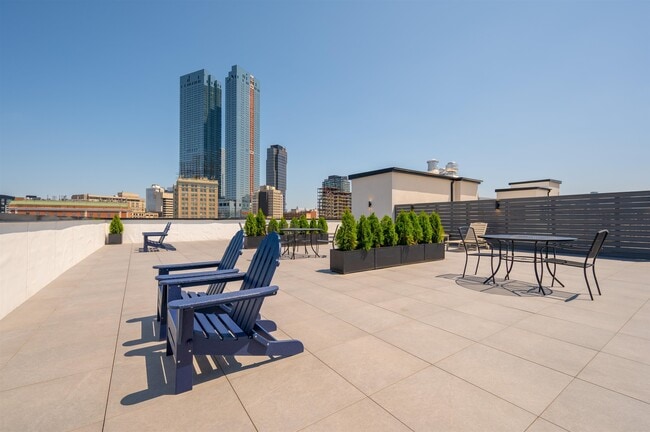 Building Photo - 857 Bergen Ave