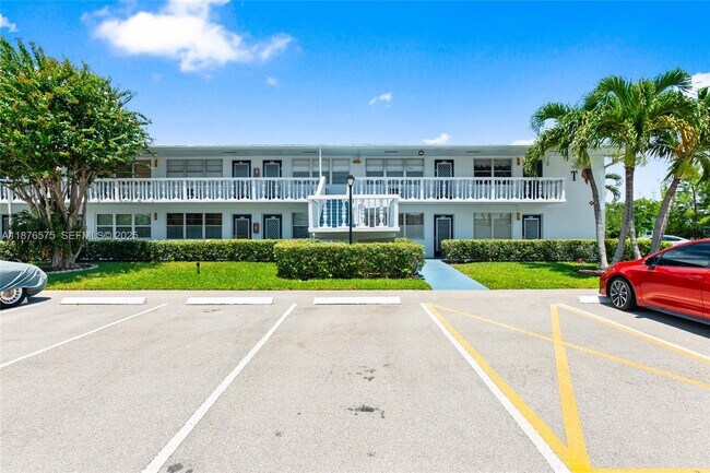 Building Photo - 431 Markham S