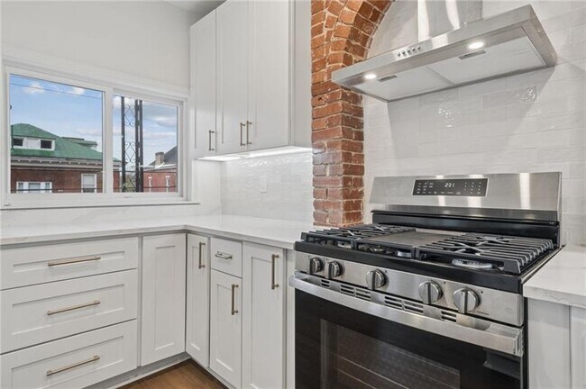 Building Photo - 1020 Jancey St