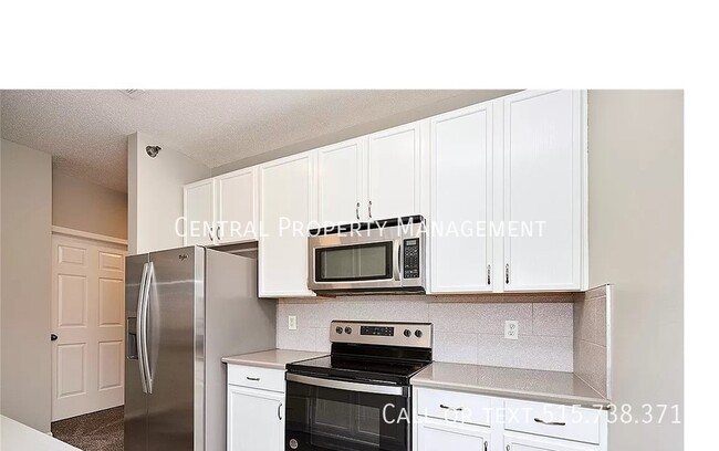 Building Photo - 1340 SE Florence Dr