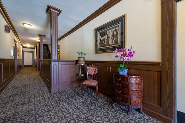 Building Photo - 470 20th St