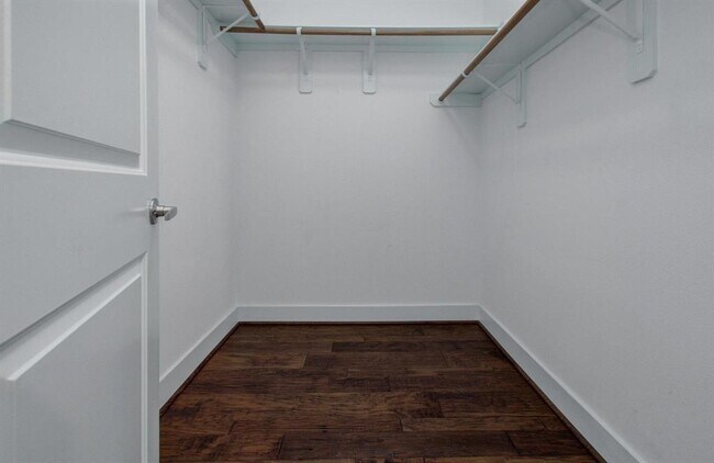 Building Photo - 510 Lovett Blvd